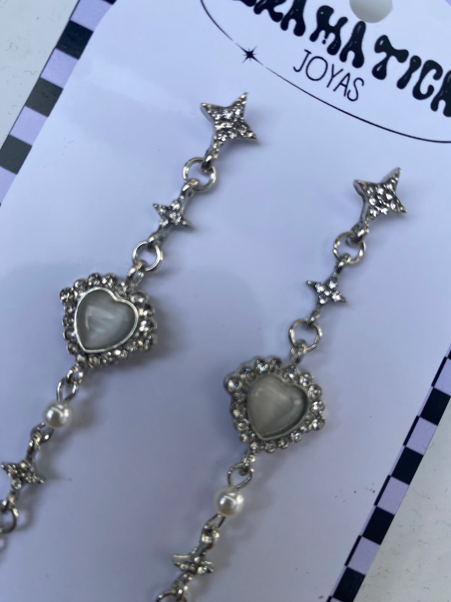 Aros largos corazón blanco