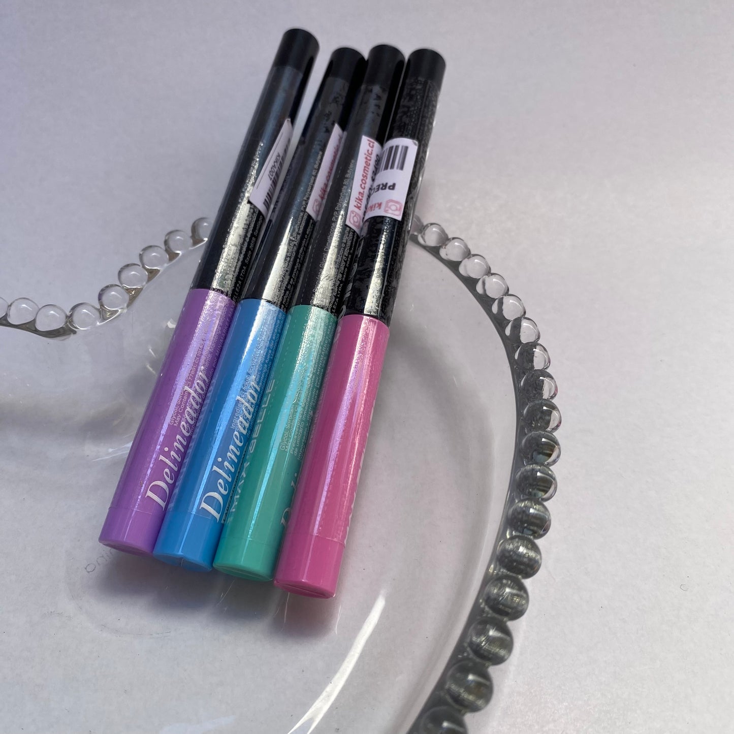 Delineador líquido pastel