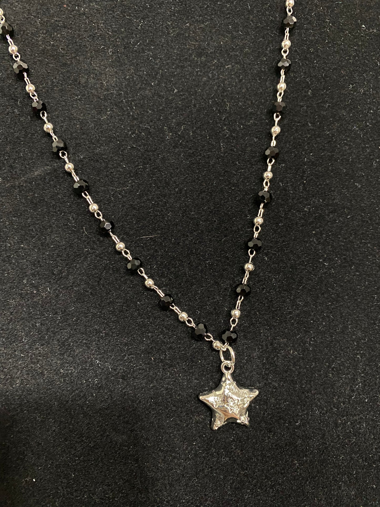 Collar mostacilla negra estrella 2