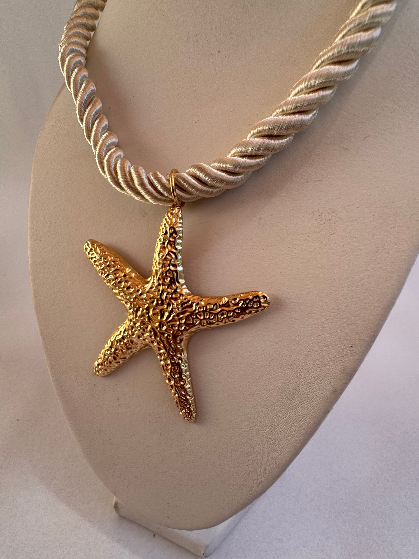 Collar cordón 3