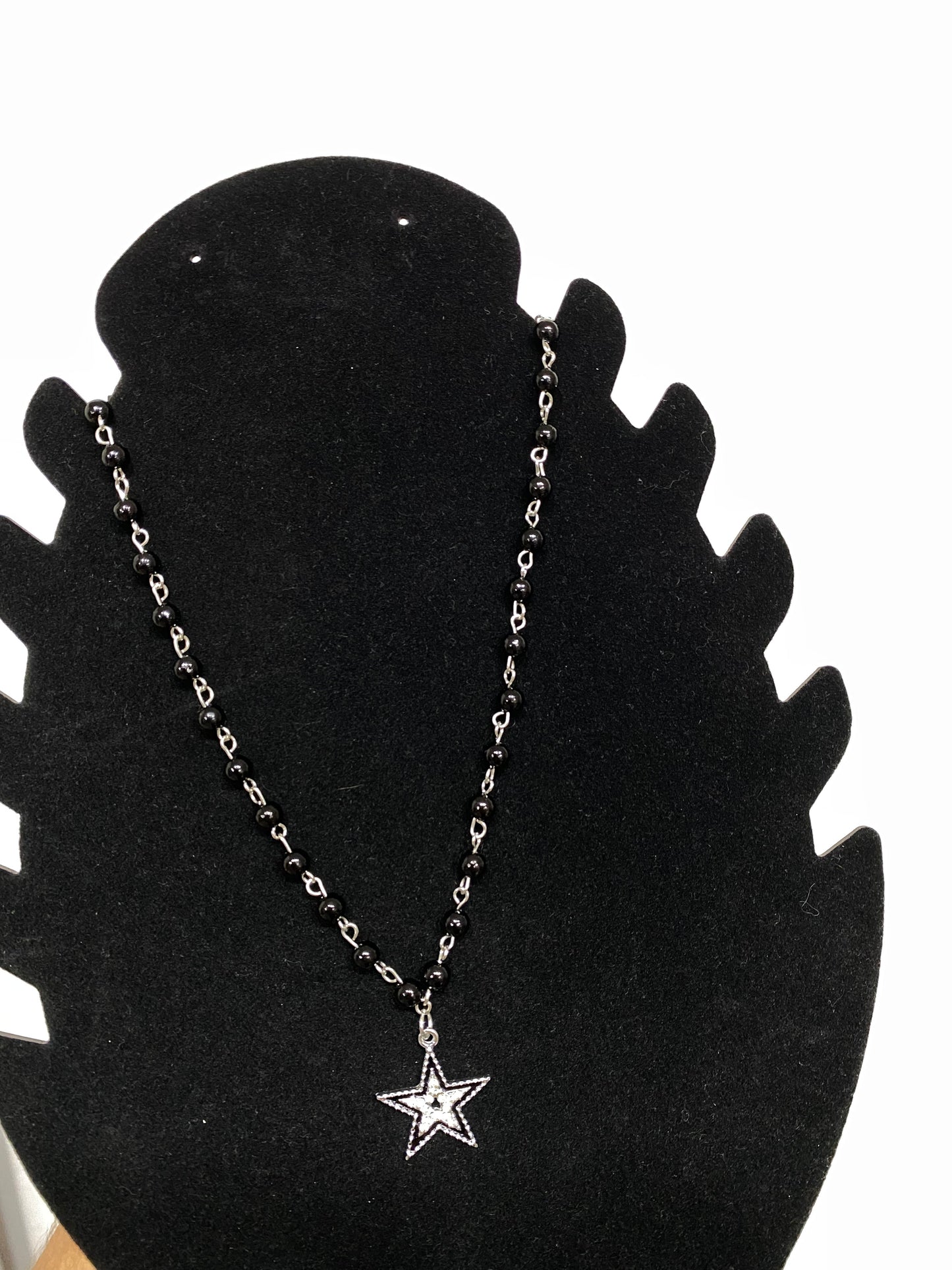 Collar mostacilla negra estrella 1