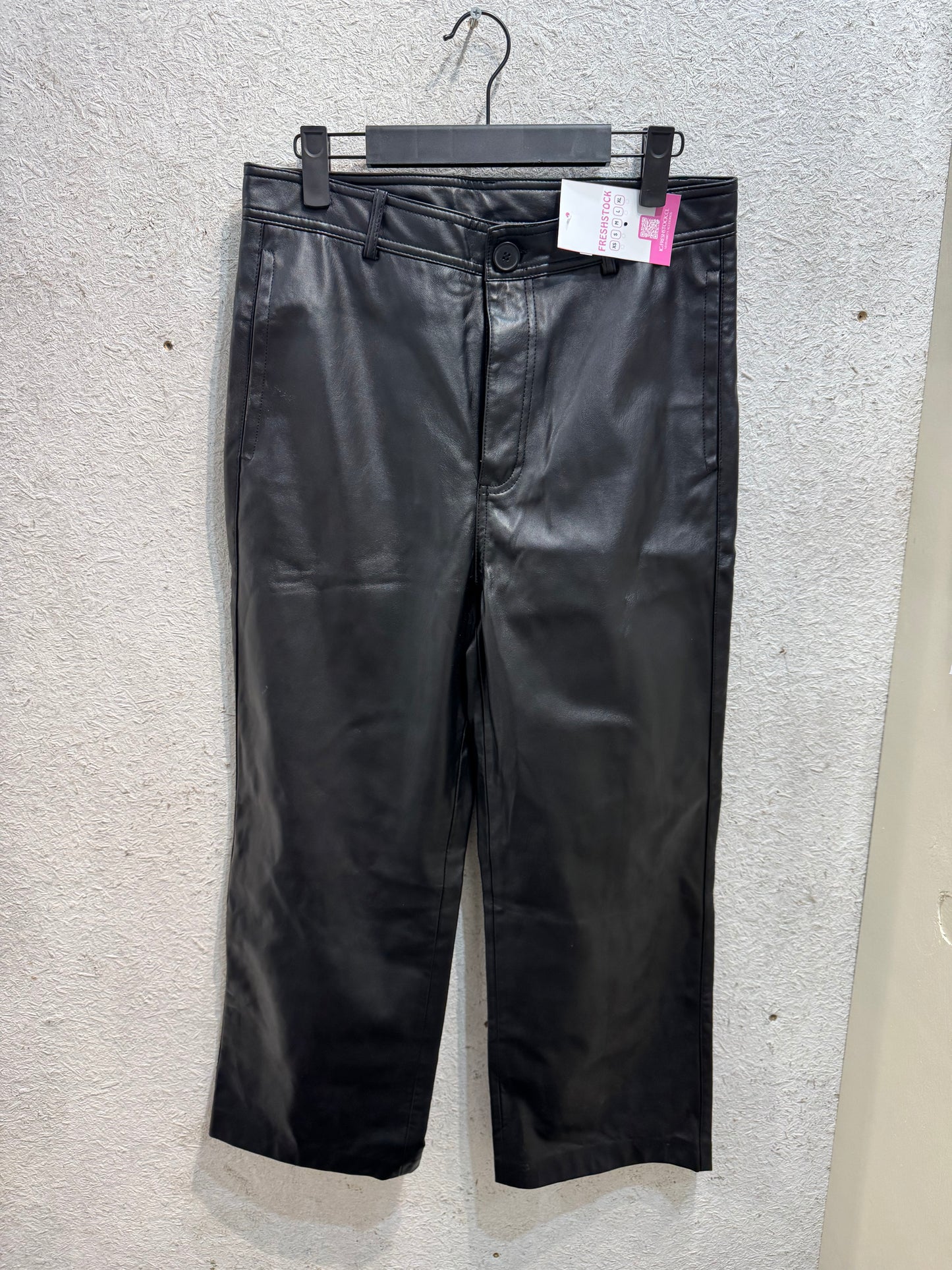 Pantalón cuerina