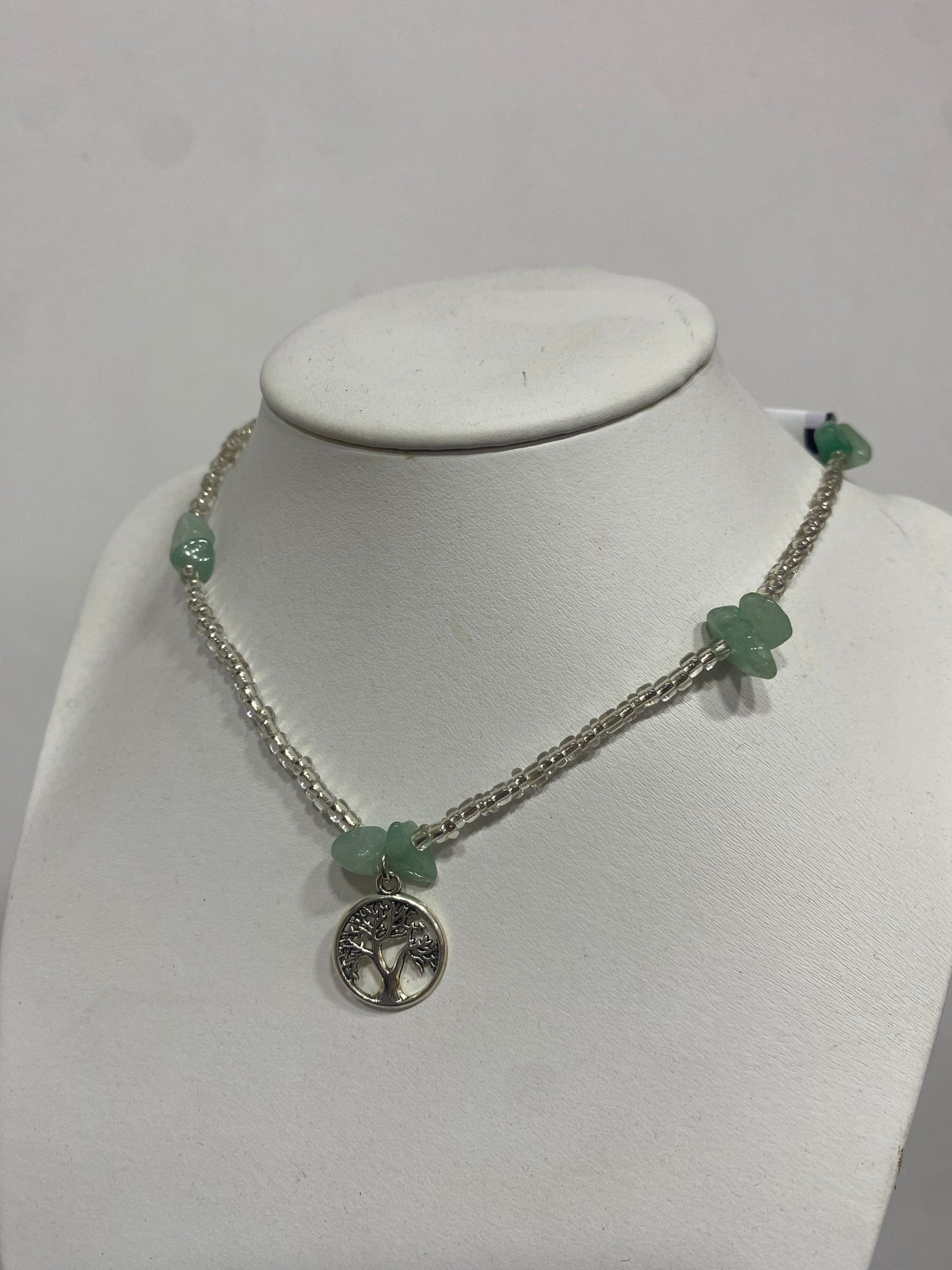 COLLAR PIEDRAS NATURALES Y DIJE