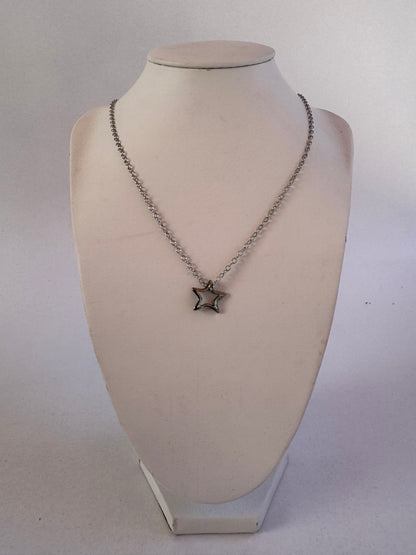COLLAR ESTRELLA GRIS