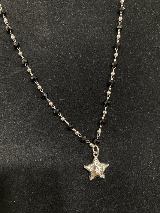 Collar mostacilla negra estrella 2