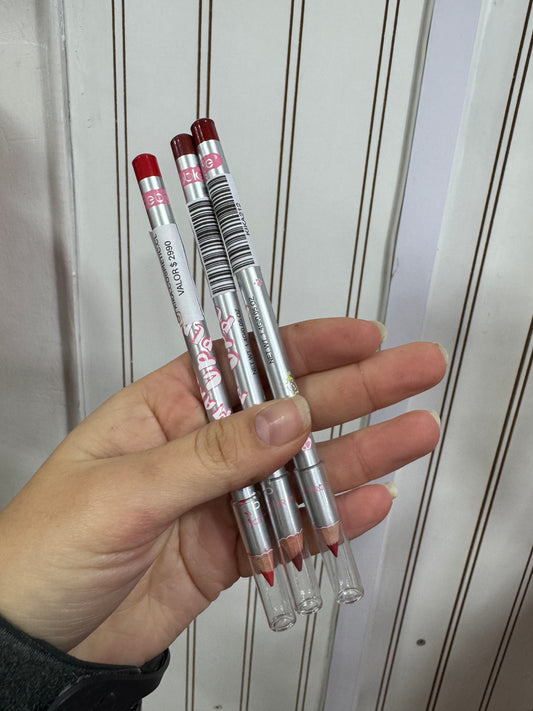 DELINEADOR DE LABIOS 4